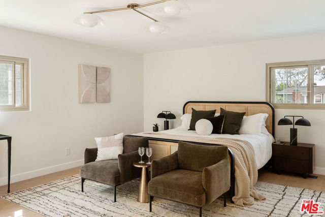 7248 W 88th Place, Los Angeles CA: https://media.crmls.org/mediaz/2c09cddf-05ca-4b5b-b800-8a9b9dd96094.jpg