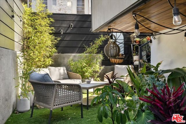 3225 Rowena Avenue, Los Angeles CA: https://media.crmls.org/mediaz/2c09d389-770e-47d2-bf4d-707124dedb26.jpg