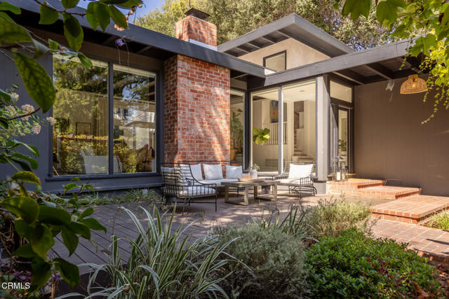 595 Linda Vista Avenue, Pasadena CA: https://media.crmls.org/mediaz/2c0af9ab-d469-439e-aee7-be99664f918e.jpg
