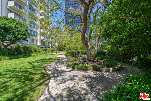 2160 Century Park East, Los Angeles CA: https://media.crmls.org/mediaz/2c0b70ab-1842-4643-808c-0834748089dc.jpg