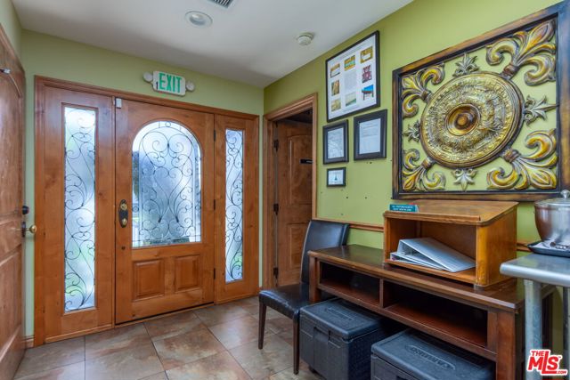 6956 Bertrand Avenue, Reseda CA: https://media.crmls.org/mediaz/2c0b7b1a-870f-454d-82e8-1664a8e659a6.jpg
