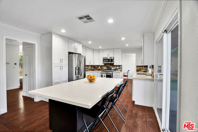 11158 Newcastle Avenue photo 7