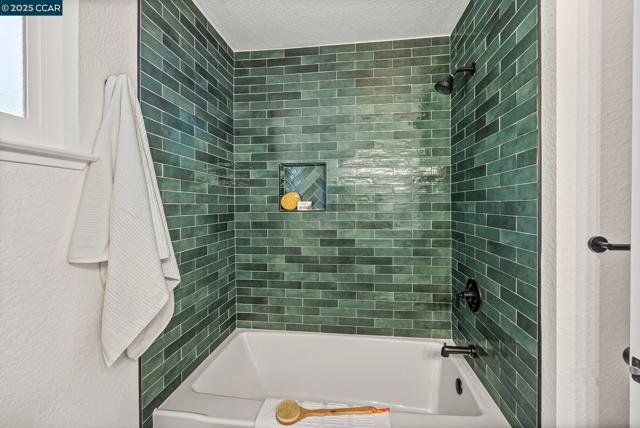 9822 Doyle Ct, Stockton CA: https://media.crmls.org/mediaz/2c0cf878-8cff-4ab8-abac-6684a5467640.jpg