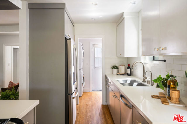 1414 N Coronado Terrace, Los Angeles CA: https://media.crmls.org/mediaz/2c0d3fbe-db06-4371-bc28-0a2cbbbf363f.jpg