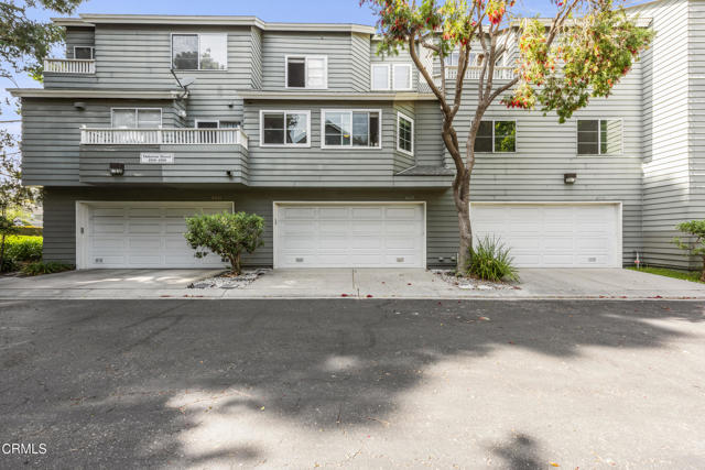 4967 Dekoven St. Street, Ventura CA: https://media.crmls.org/mediaz/2c0d51fb-fcb4-4d16-8997-12dd4ae2c7ee.jpg