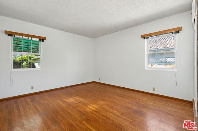 1314 Palms Boulevard, Venice CA: https://media.crmls.org/mediaz/2c0d8947-32e1-4774-8e33-389e3d52299c.jpg