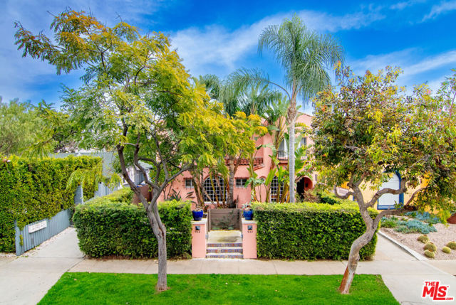 930 N Harper Avenue, West Hollywood CA: https://media.crmls.org/mediaz/2c0e071e-57ee-4edf-b39e-3242b7393ff2.jpg