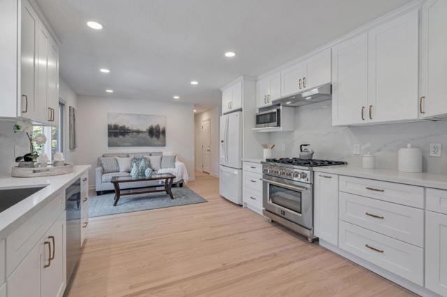 141 Cambrian View Way, Los Gatos CA: https://media.crmls.org/mediaz/2c0e39f7-d982-45a2-a334-43b74826be4f.jpg