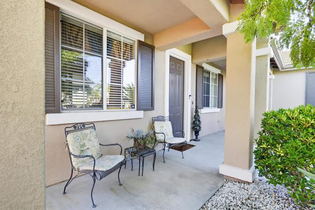 Detail Gallery Image 4 of 41 For 868 Panella Ct, Oceanside,  CA 92057 - 4 Beds | 2 Baths