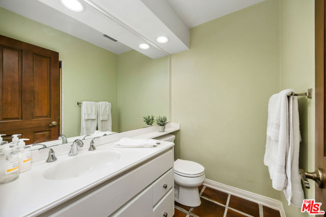 2124 Eric Drive, Los Angeles CA: https://media.crmls.org/mediaz/2c0eadd9-4cec-4d42-a866-3a2d1bc5cc70.jpg