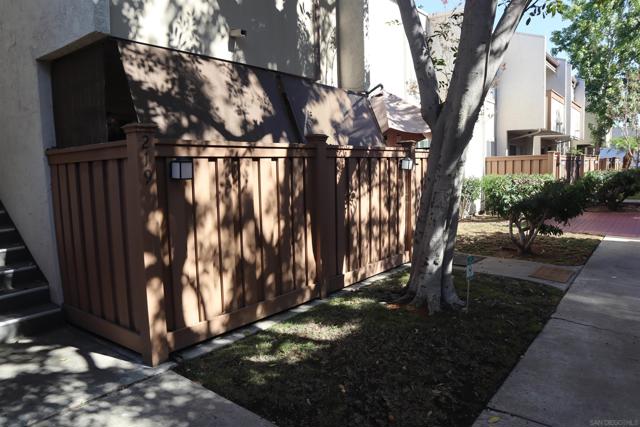 Image 3 of 41 For 3549 Castle Glen Dr  119