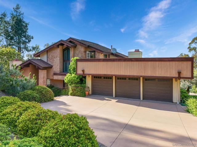 1586 Kimberly Woods Dr, El Cajon CA: https://media.crmls.org/mediaz/2c0f7477-107b-4552-a67c-abaf4f91b026.jpg