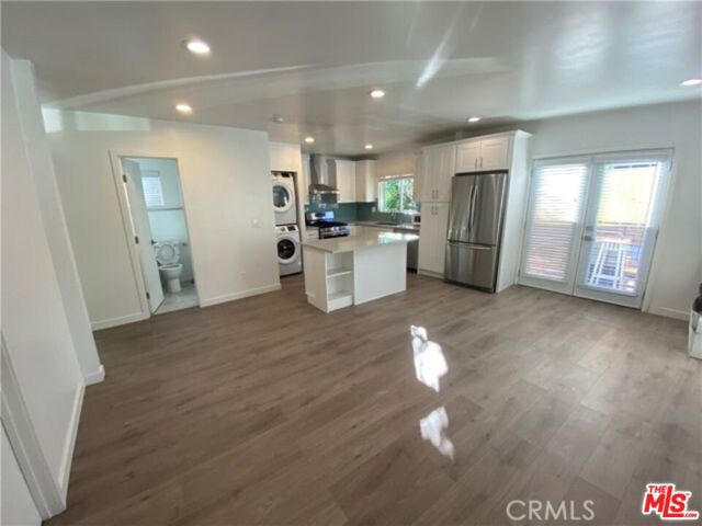3422 Holyoke Drive, Los Angeles CA: https://media.crmls.org/mediaz/2c10bd6f-2a4e-4449-855d-0f79246895f1.jpg