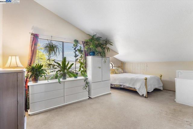 6444 Boone Dr, Castro Valley CA: https://media.crmls.org/mediaz/2c10cc4e-a1a2-4a37-bc1d-49750acbcfc9.jpg