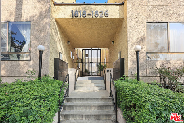 Image 7 of 24 For 1818 Vassar Street