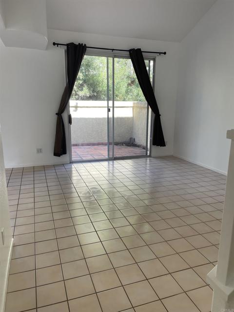 Detail Gallery Image 15 of 16 For 3618 Ruette De Ville, San Diego,  CA 92130 - 2 Beds | 2/1 Baths