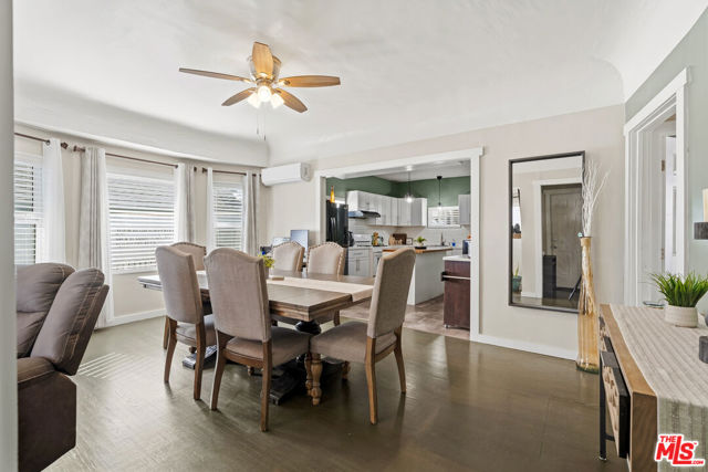 547 N St Louis Street, Los Angeles CA: https://media.crmls.org/mediaz/2c11d3d9-373b-4269-bdd0-1baa6bc216af.jpg