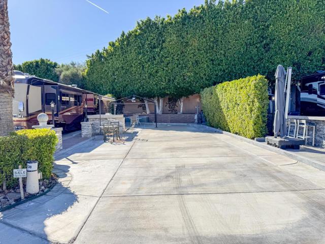 80394 Avenue 48, Indio CA: https://media.crmls.org/mediaz/2c1238db-e35a-41db-a44d-b7f71d96488d.jpg