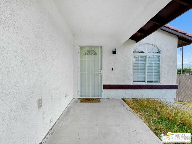 16653 Bubbling Wells Road, Desert Hot Springs CA: https://media.crmls.org/mediaz/2c129b86-c6d1-421b-aff2-ee0ed31eff78.jpg