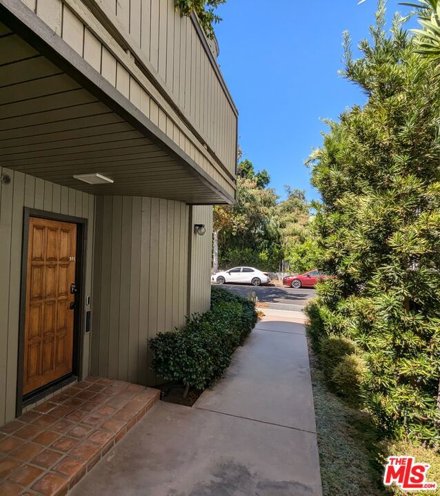 4336 Babcock Avenue, 101 photo 3