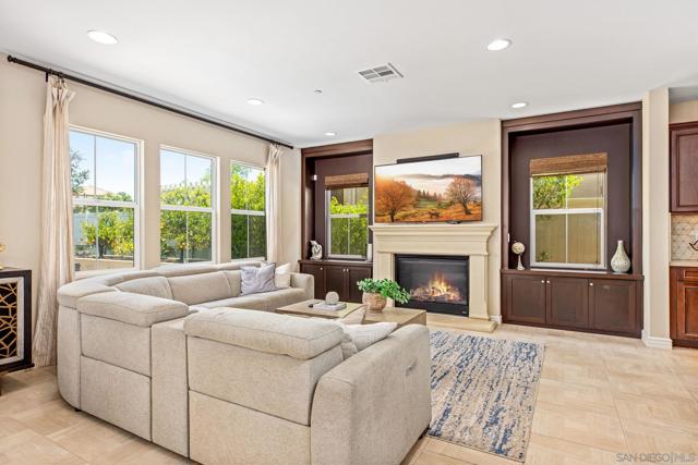 12712 Cloudbreak Ave, San Diego CA: https://media.crmls.org/mediaz/2c138cc5-e06f-4848-b2fc-ff90f5d01f9b.jpg