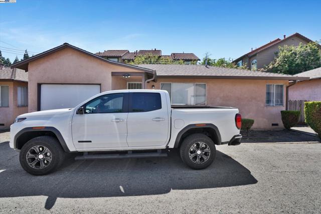 656 Berry Ave, Hayward CA: https://media.crmls.org/mediaz/2c13f3a2-a477-40ea-9aba-19f992f2f2c9.jpg