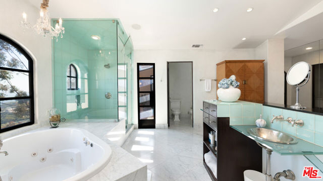 23806 Malibu Crest Drive, Malibu CA: https://media.crmls.org/mediaz/2c14ec9b-1229-471d-a43d-f9f2231899d1.jpg