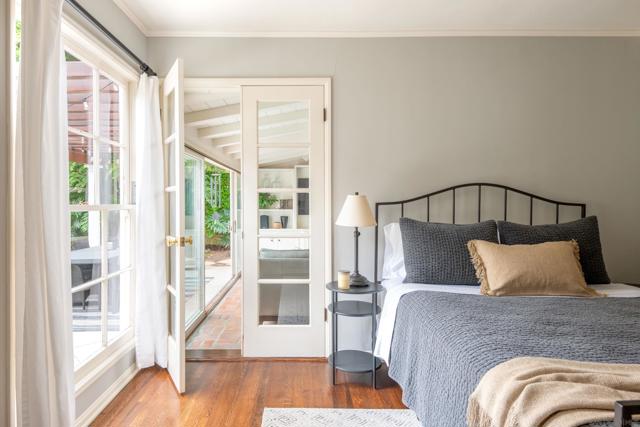 5839 Camino De La Costa, La Jolla CA: https://media.crmls.org/mediaz/2c156ecc-f7dc-4dd1-9fa6-76a3ff02eda8.jpg