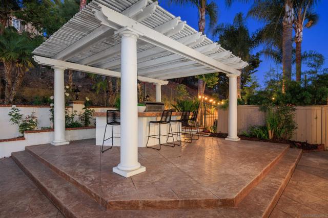15363 Falcon Crest Ct, San Diego CA: https://media.crmls.org/mediaz/2c15d496-fe2c-4722-bf3a-40652ddc41dd.jpg