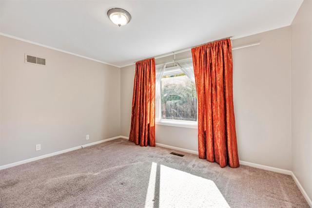 20 Queen Anne Court, Millbrae CA: https://media.crmls.org/mediaz/2c16e886-8013-4250-8c08-339d97bfe17a.jpg