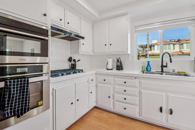 Detail Gallery Image 9 of 45 For 201 4th St a & B,  Encinitas,  CA 92024 - 5 Beds | 3/1 Baths