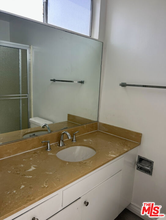 1440 Reeves Street, Los Angeles CA: https://media.crmls.org/mediaz/2c1765b7-7f0e-4cec-bbb4-455ef1cba095.jpg