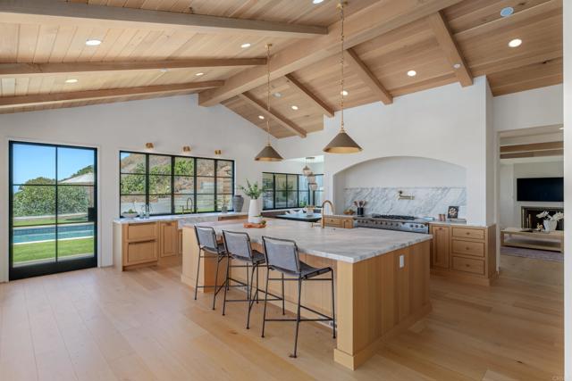6260 Waverly Avenue, La Jolla CA: https://media.crmls.org/mediaz/2c17cb94-96c0-4810-bdb3-ef904a1252e8.jpg