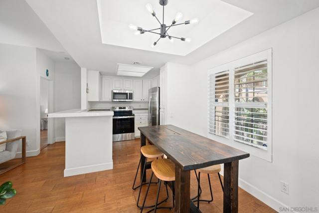 2150 Camino De La Reina, San Diego CA: https://media.crmls.org/mediaz/2c17d603-f9d8-431a-8ffc-21c6c4c63ae5.jpg