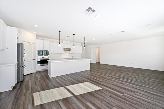 13410 Pasture Ct, Valley Center CA: https://media.crmls.org/mediaz/2c1810eb-1043-4265-a25b-bf7d57713e4a.jpg