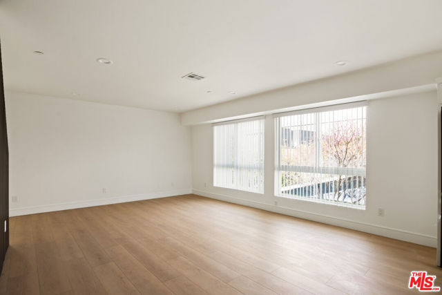 2700 Fletcher Drive, Los Angeles CA: https://media.crmls.org/mediaz/2c1817d7-eb5c-4bd3-a2ae-4df5b2a15c2e.jpg