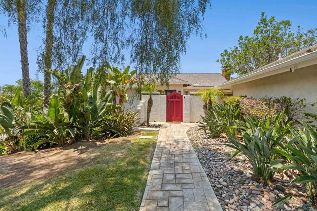 17058 Cloudcroft Drive, Poway CA: https://media.crmls.org/mediaz/2c182a36-785e-42b1-ac23-c3a18110d4ea.jpg
