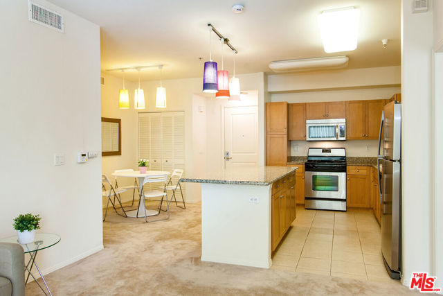 100 S Alameda Street, Los Angeles CA: https://media.crmls.org/mediaz/2c185017-5fc0-4be2-afd0-bf6dced21af9.jpg