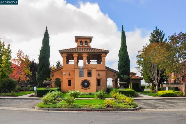 7809 Caracena Ct, Vallejo CA: https://media.crmls.org/mediaz/2c18cbd7-2196-44e6-9a55-5b692990168d.jpg