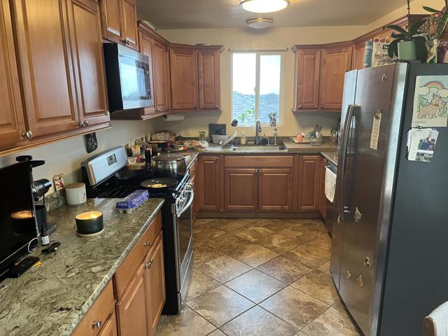 112 42nd Avenue, San Mateo CA: https://media.crmls.org/mediaz/2c196142-8852-4148-880f-98341bd3731a.jpg