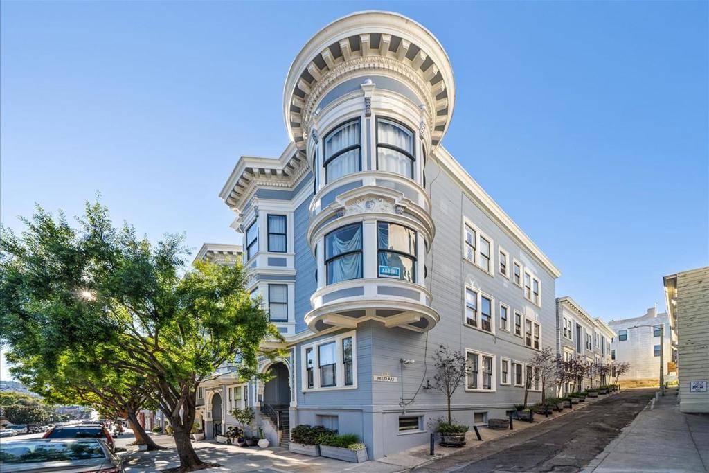 25 Medau Place #25