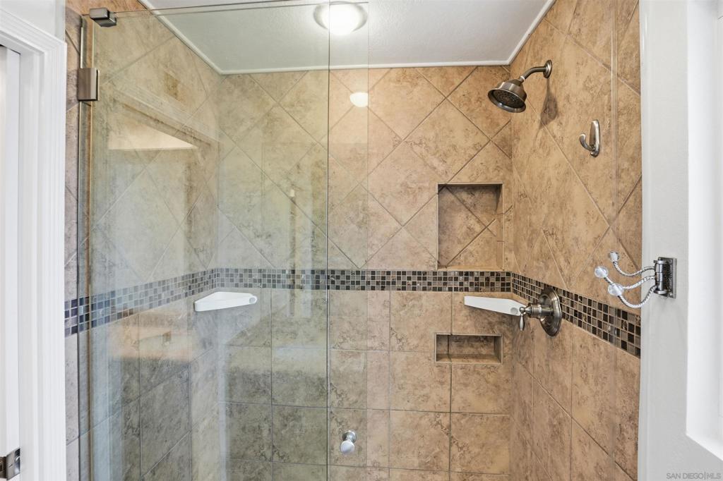 3022 Azahar Court - photo 18