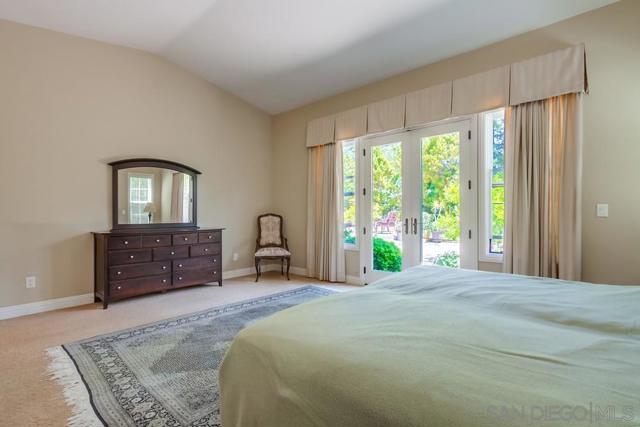 15609 Hayden Lake Place, San Diego CA: https://media.crmls.org/mediaz/2c1aedea-89c1-4740-97f8-927304260f49.jpg