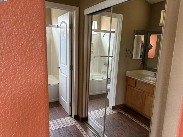 24909 Avocado Ct, Hayward CA: https://media.crmls.org/mediaz/2c1b669f-d6f7-4078-b9bb-072a025895b8.jpg