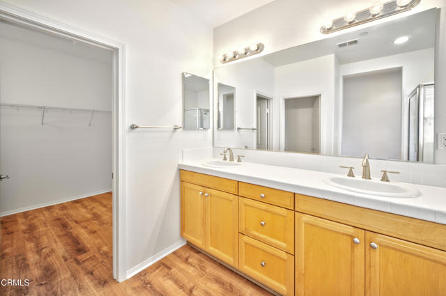 Detail Gallery Image 13 of 21 For 428 Lakeview Ct, Oxnard,  CA 93036 - 4 Beds | 3 Baths