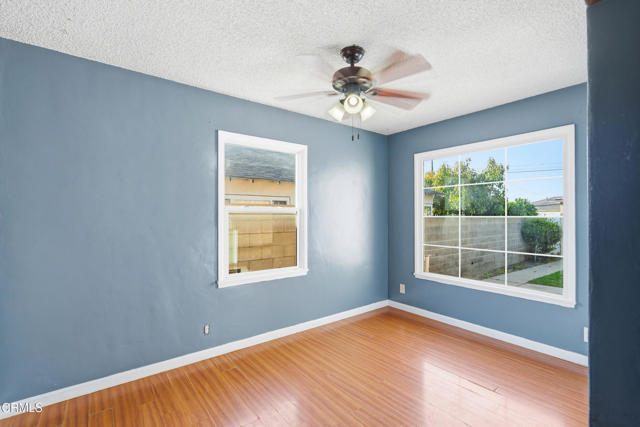 Detail Gallery Image 9 of 27 For 255 Douglas Ave, Oxnard,  CA 93030 - 2 Beds | 1 Baths