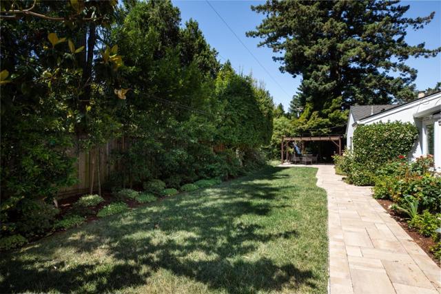 1011 Via Del Pozo, Los Altos CA: https://media.crmls.org/mediaz/2c1c78a8-f9c5-4b04-9ab8-55da7d3d5749.jpg