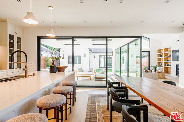 3076 Glenhurst Avenue, Los Angeles CA: https://media.crmls.org/mediaz/2c1d5bbc-6b07-48ef-8c5d-e9ea8d531d09.jpg
