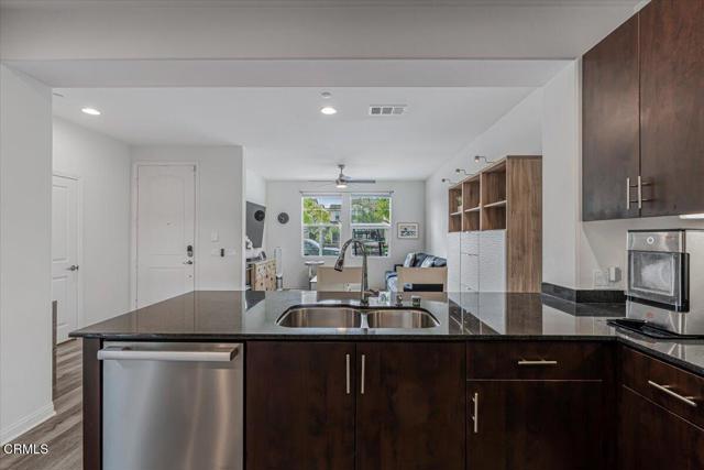 Detail Gallery Image 9 of 44 For 3027 N Oxnard Bld, Oxnard,  CA 93036 - 3 Beds | 2/1 Baths