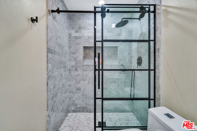 4939 Maytime Lane, Culver City CA: https://media.crmls.org/mediaz/2c1e92c1-fb85-4534-8aa8-b56f94397e21.jpg